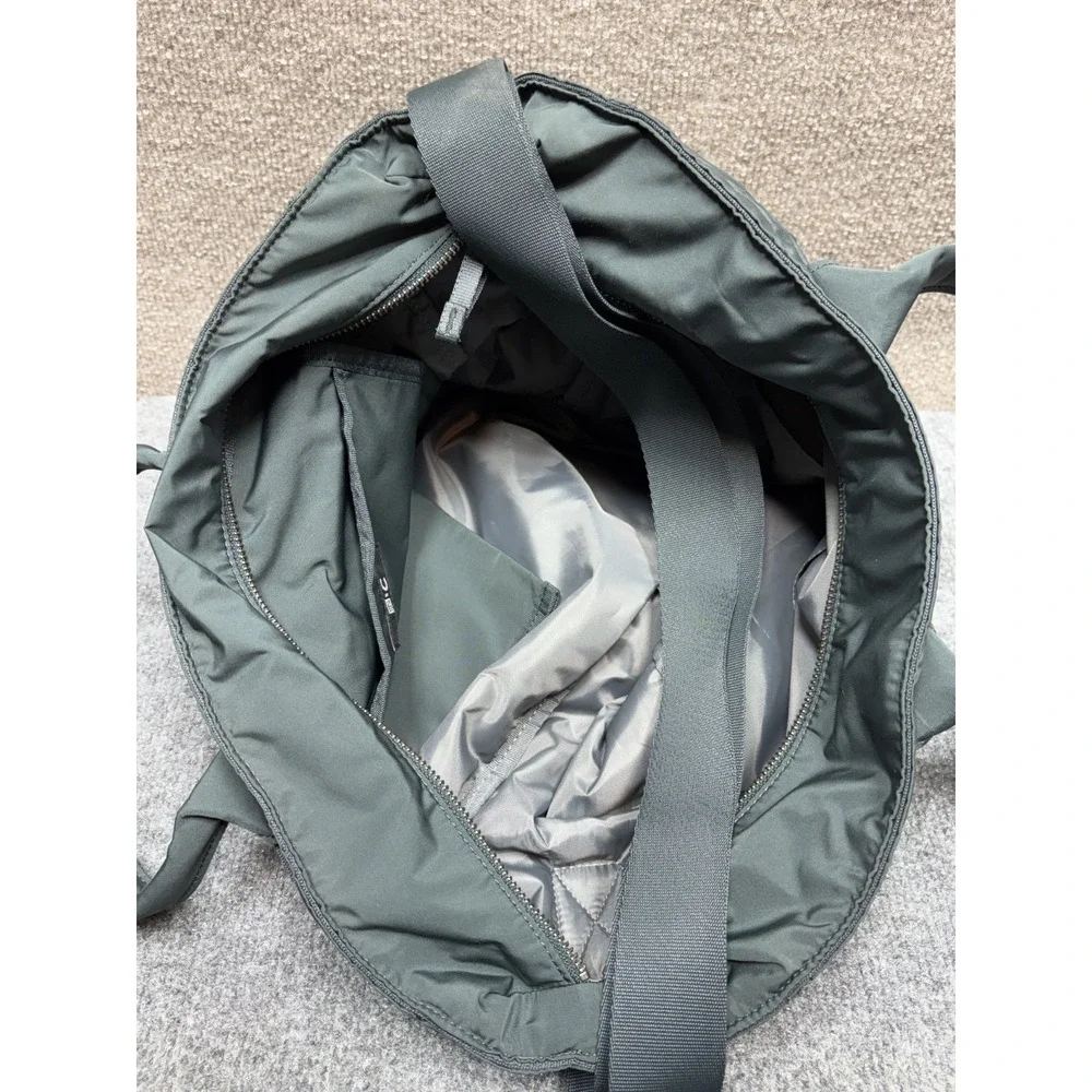 UNIQLO : C 2 Way Utility Bag Should Duffle Tote Super Shopper Gym Daily NEW NWT